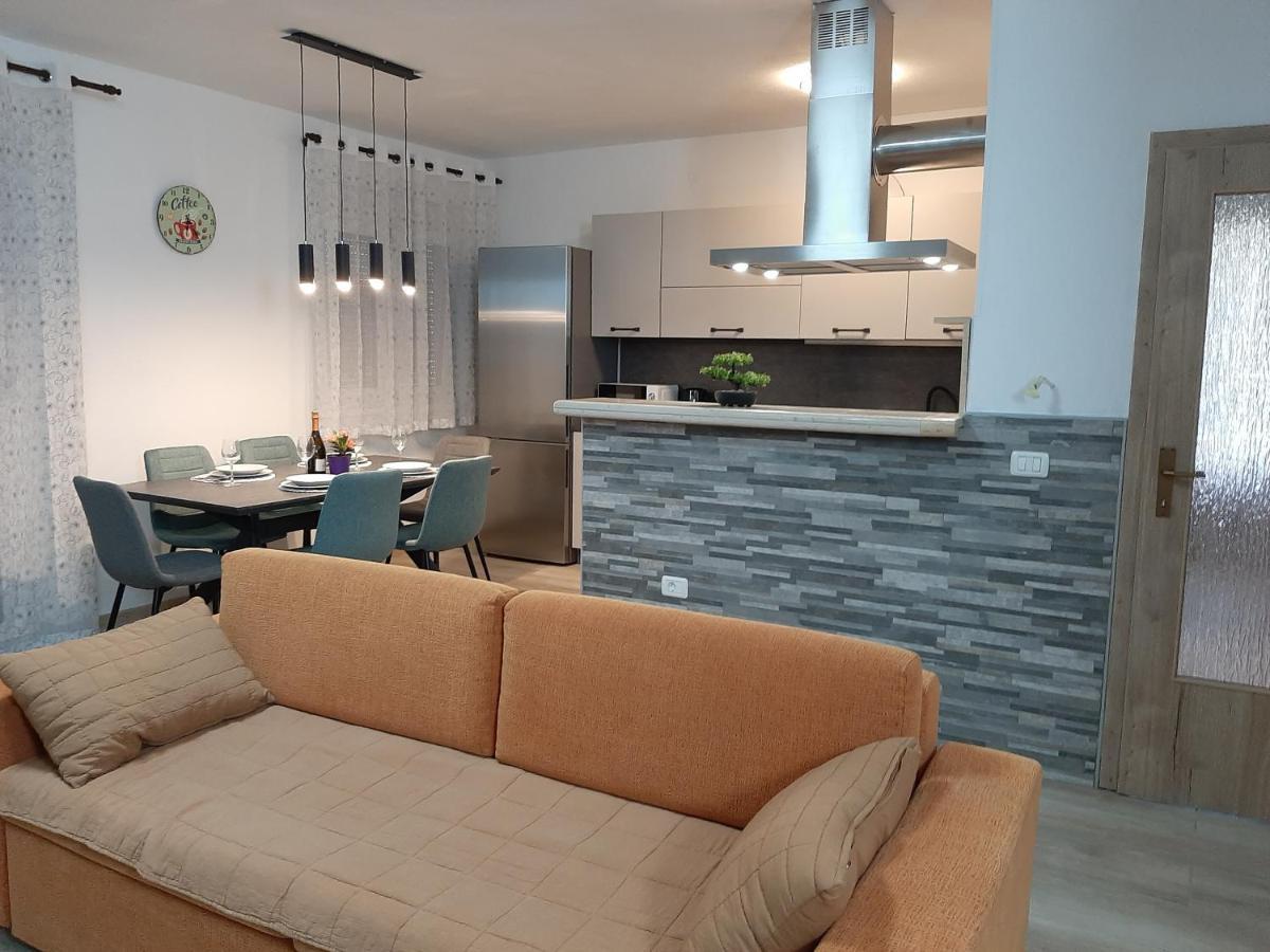 Apartma Kanal Buitenkant foto